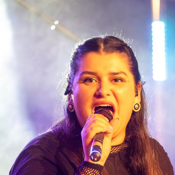 Caro – Gesang bei Change of Direction